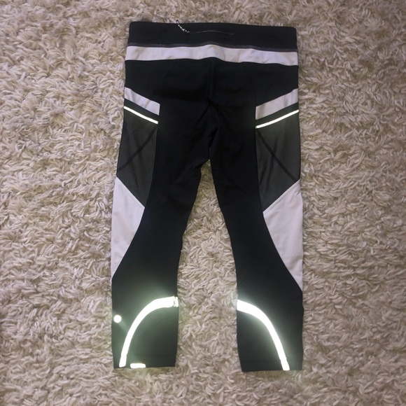 Lululemon~ Fast and Free 23” Leggings 🖤 - Picture 1 of 5